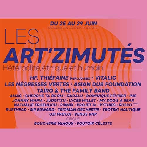 Scène du festival Les Art'Zimutes 2024 à Cherbourg avec des artistes se produisant devant une foule enthousiaste